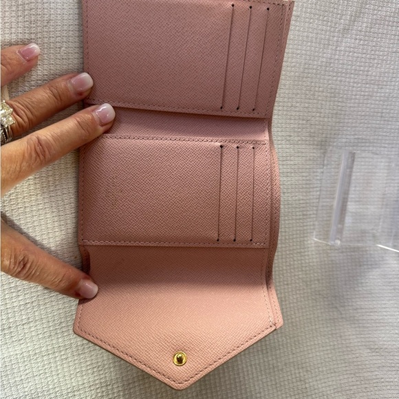 Louis Vuitton Porte feuille Victorine Damier Azur Rose Ballernia Wallet EUC - Picture 12 of 16